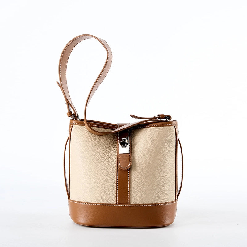 Borsa a tracolla in vera pelle da donna, colore bianco.