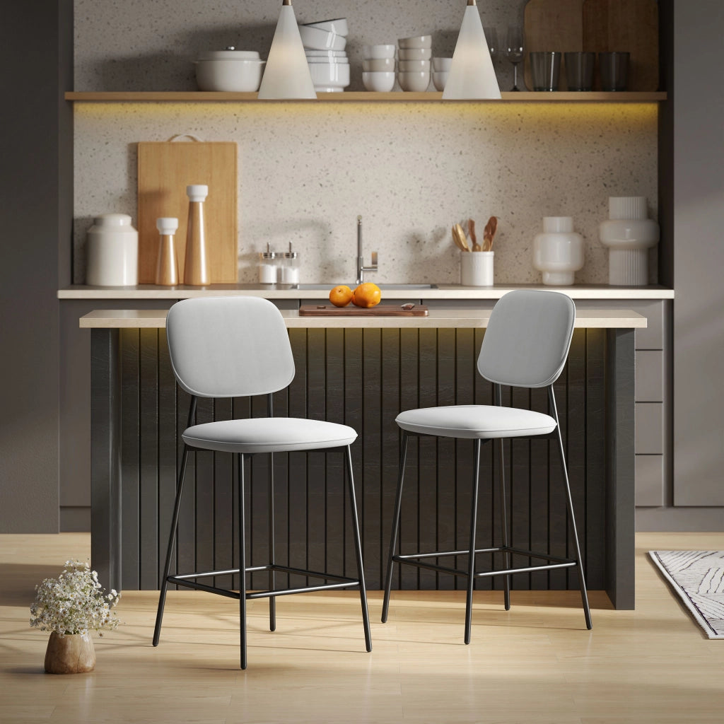 Set 2 Sedie da Bar con Gambe in Metallo e Poggiapiedi ¨C Minimal ¨C Grigio Chiaro 45x49x102 cm