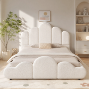 Letto imbottito 140x200 cm con rete; design a nuvola in bouclé beige