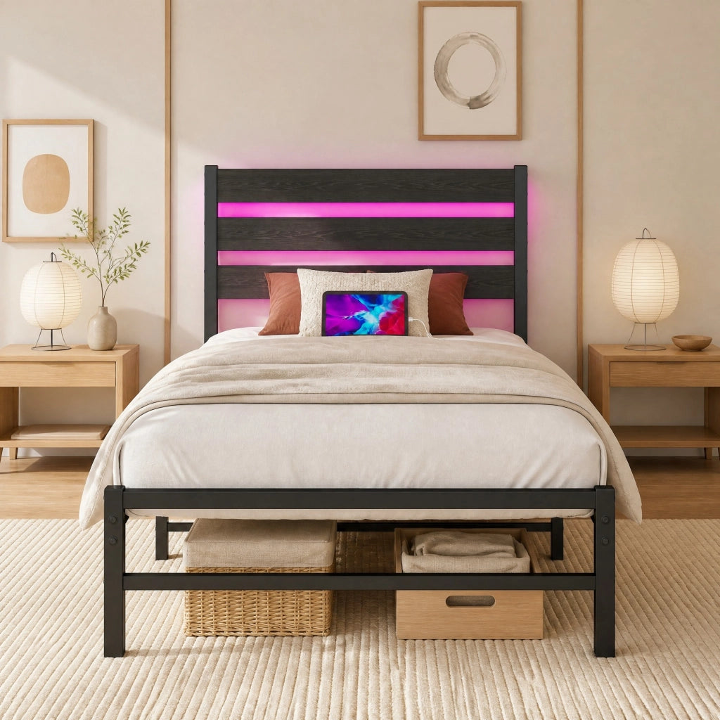 LETTO 90x200 cm in metallo nero con testiera in legno, LED RGB e USB