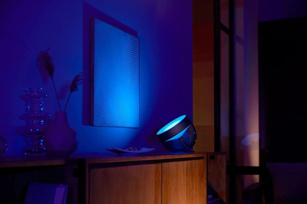 Philips by Signify 8719514264489 Philips Hue White and Color ambiance Lampada da tavolo Iris Lampada da tavolo intelligente LED Bluetooth Zigbee dimmerabile 570 lm colore Nero