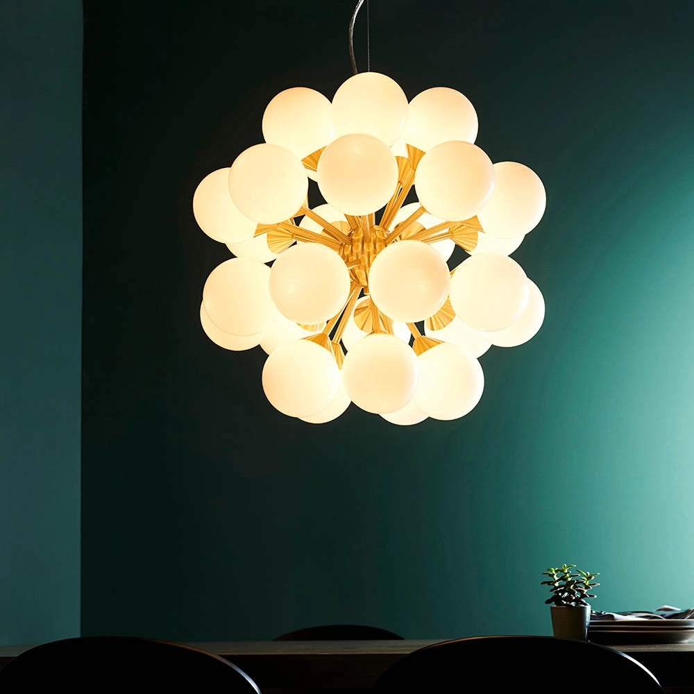 Lampadario OSCAR Endon ottone spazzolato sfere opali 28xG9