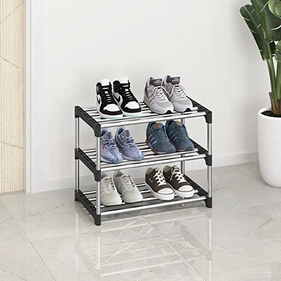 Organizzatore di scarpe in un set / ripostiglio per scarpe per magazzino di organizzazione di armadi