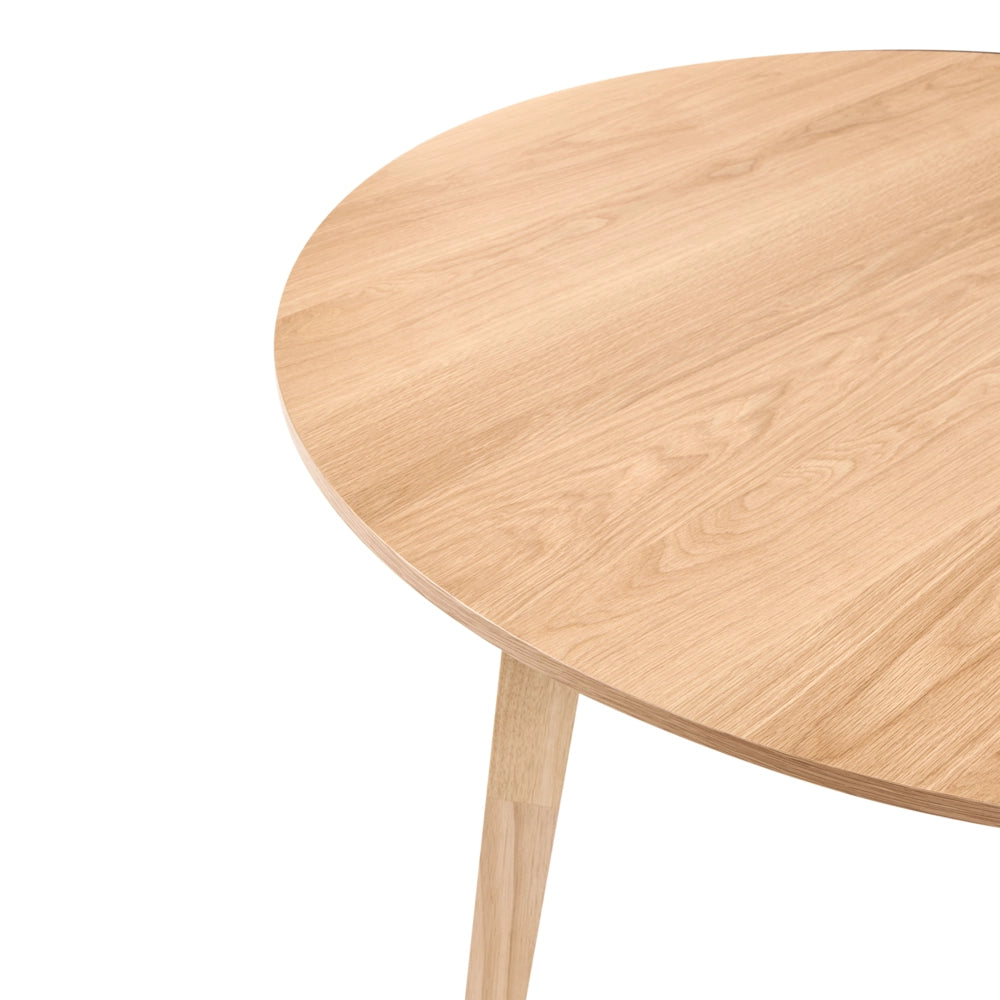 Tavolo da pranzo marrone chiaro MDF impiallacciato rovere Base in legno di gomma 140 cm Piano del tavolo rotondo Moderno