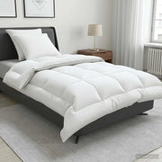 Set di piumone e cuscini 3 pcs 140 x 220 cm 4 stagioni 300 GSM 3441794