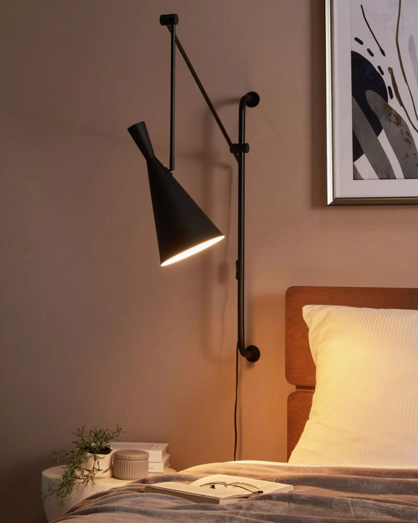 Lampada da parete moderna con paralume a cono in metallo  nero braccio regolabile e interruttore on/off soggiorno camera da letto