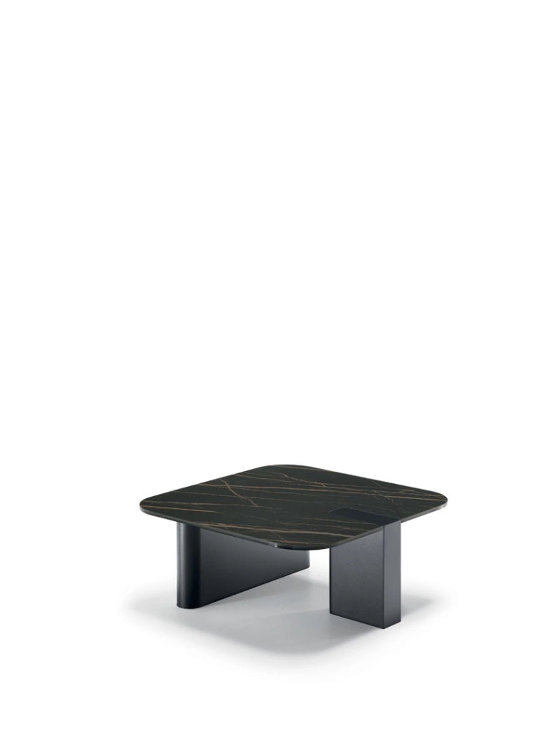 Tavolino da salotto Lock con piano in ceramica su vetro marmo nero portoro e struttura in metallo nero - 70x70x29.5 cm