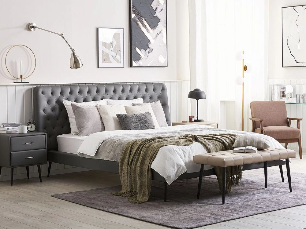 Letto rivestimento in ecopelle grigia 160 x 200 cm Testiera capitonné dal design moderno