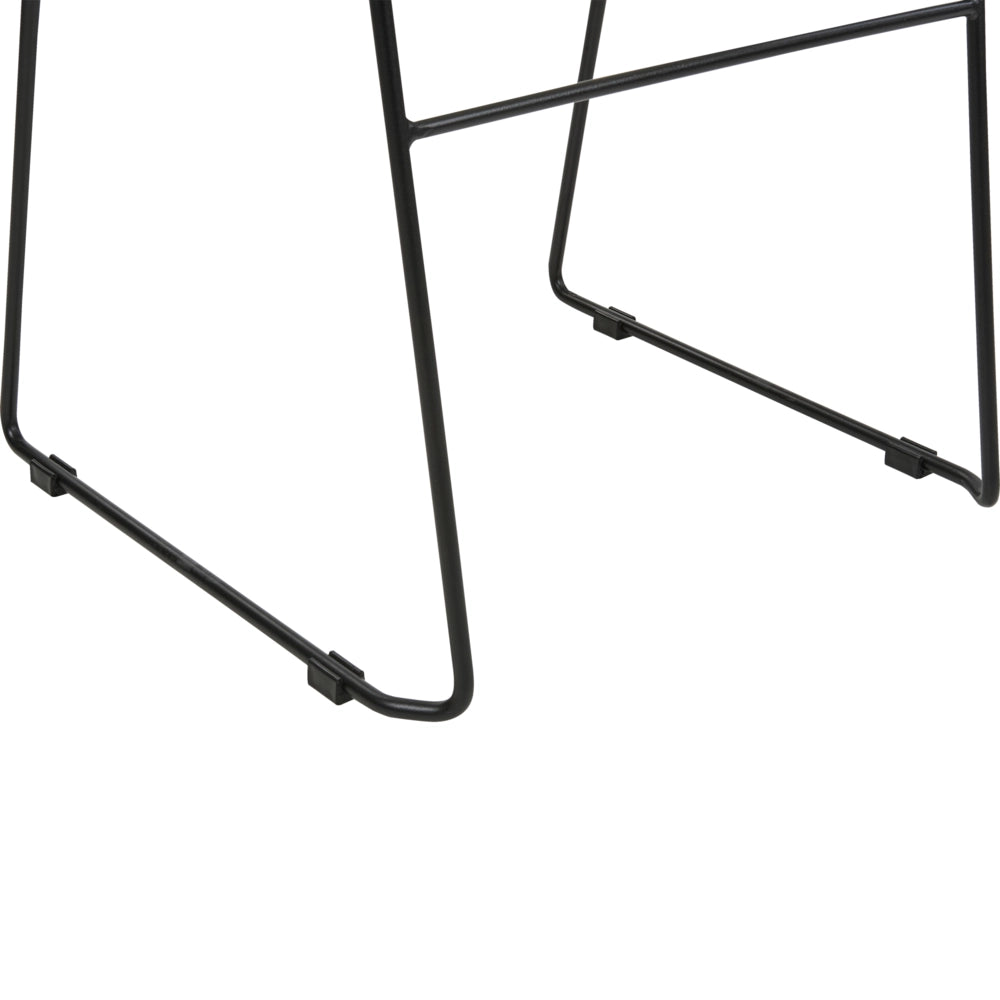 Set di 4 sedie da pranzo Bianco Impilabili in plastica Gambe in acciaio nero Sedia da conferenza Design scandinavo moderno contemporaneo Sedute per la sala da pranzo
