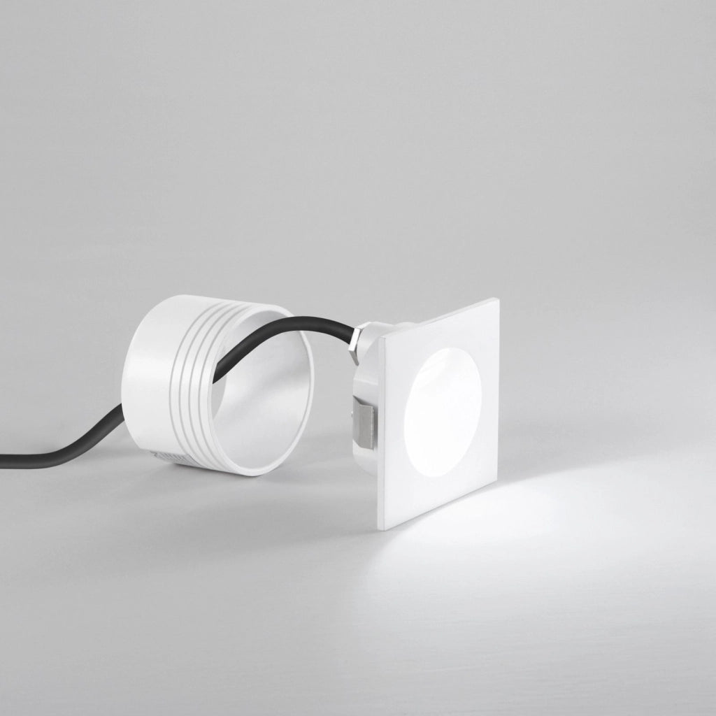 SEGNAPASSI LED ONYX BIANCO QUADRATO 3W 430LM 3000K IP54 7,4X7,4X4,8CM