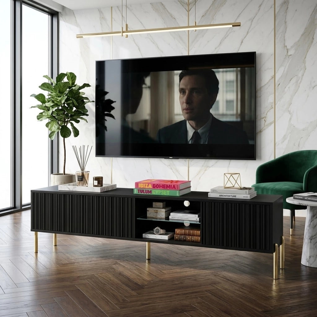 Mobile Porta TV Con 3 Ante A Doghe Verticali Vano Centrale Con Passacavi Design Moderno In Melaminico Per Soggiorno Salotto 175 X 31 X 47 Cm Nero