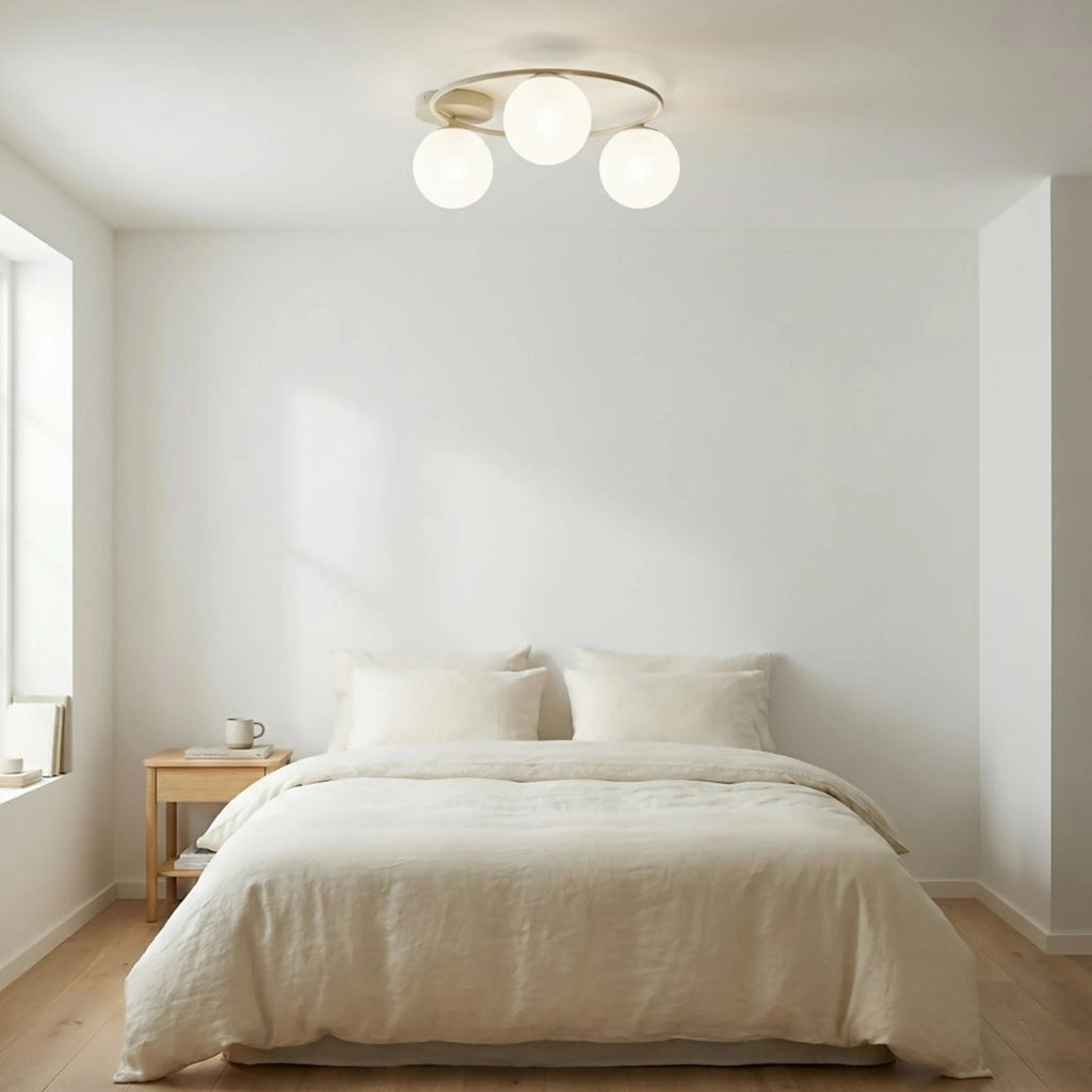 Lampada a sospensione SOPRA con sfere in vetro bianco opale