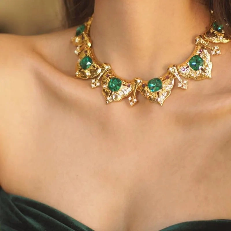Collana vintage fatta a mano con diamanti e cristalli verdi, regalo di Natale o compleanno.