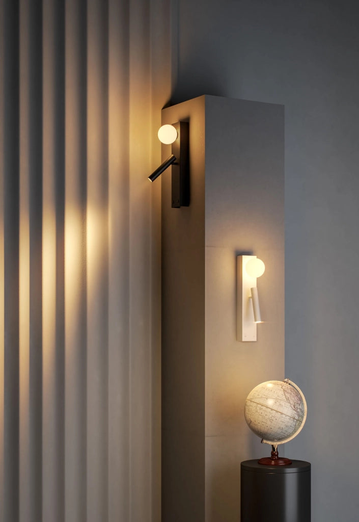 Sphere Alp Wall Applique LED Interni 20W 360 Gradi con Faretto Orientabile d'Accento Luce Calda 2700K Design Sferico Finitura Bianco Opaco