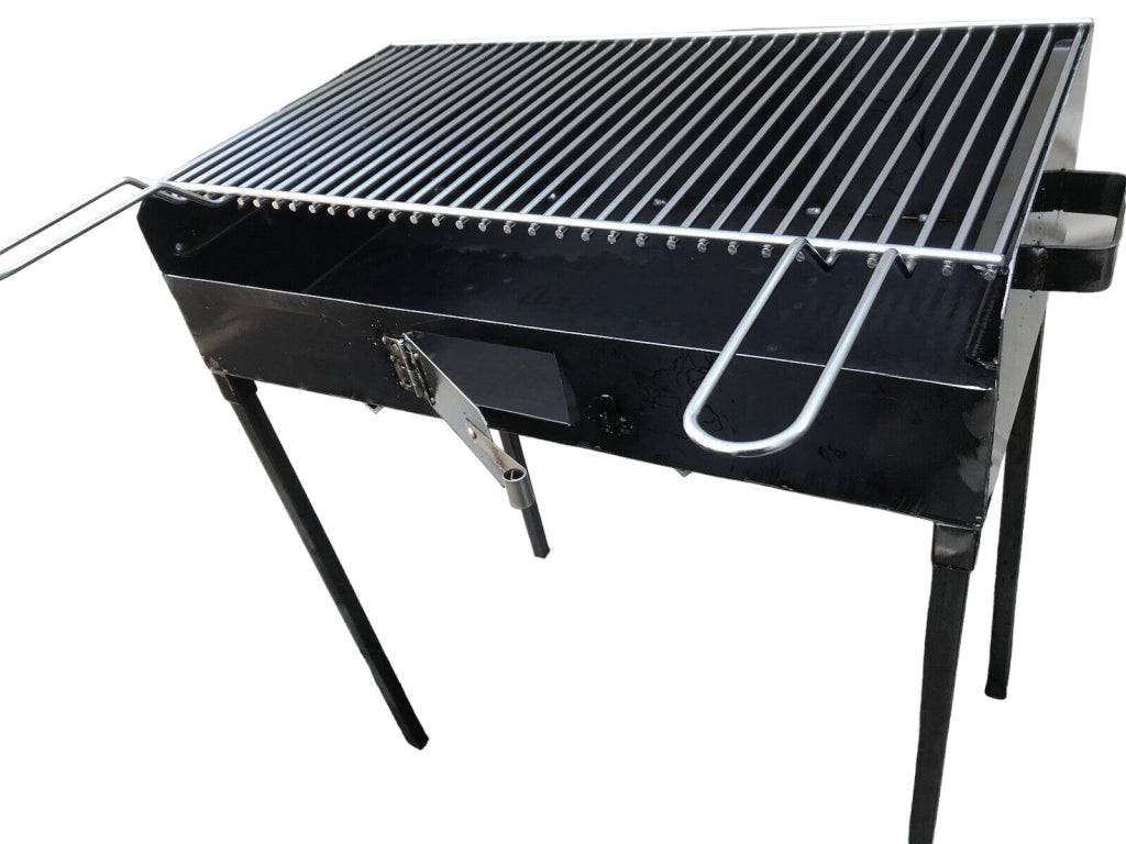 Barbecue in ferro, con griglia in acciaio inox regolabile su 2 altezze, 70x38 cm, con piedi estraibili