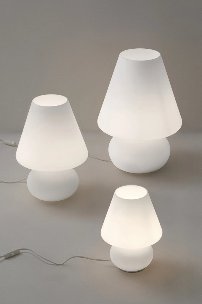 Applique Gloria 25cm in vetro bianco satinato triplo strato E27 IP20 75W, Design classico ed elegante - Rossini Group