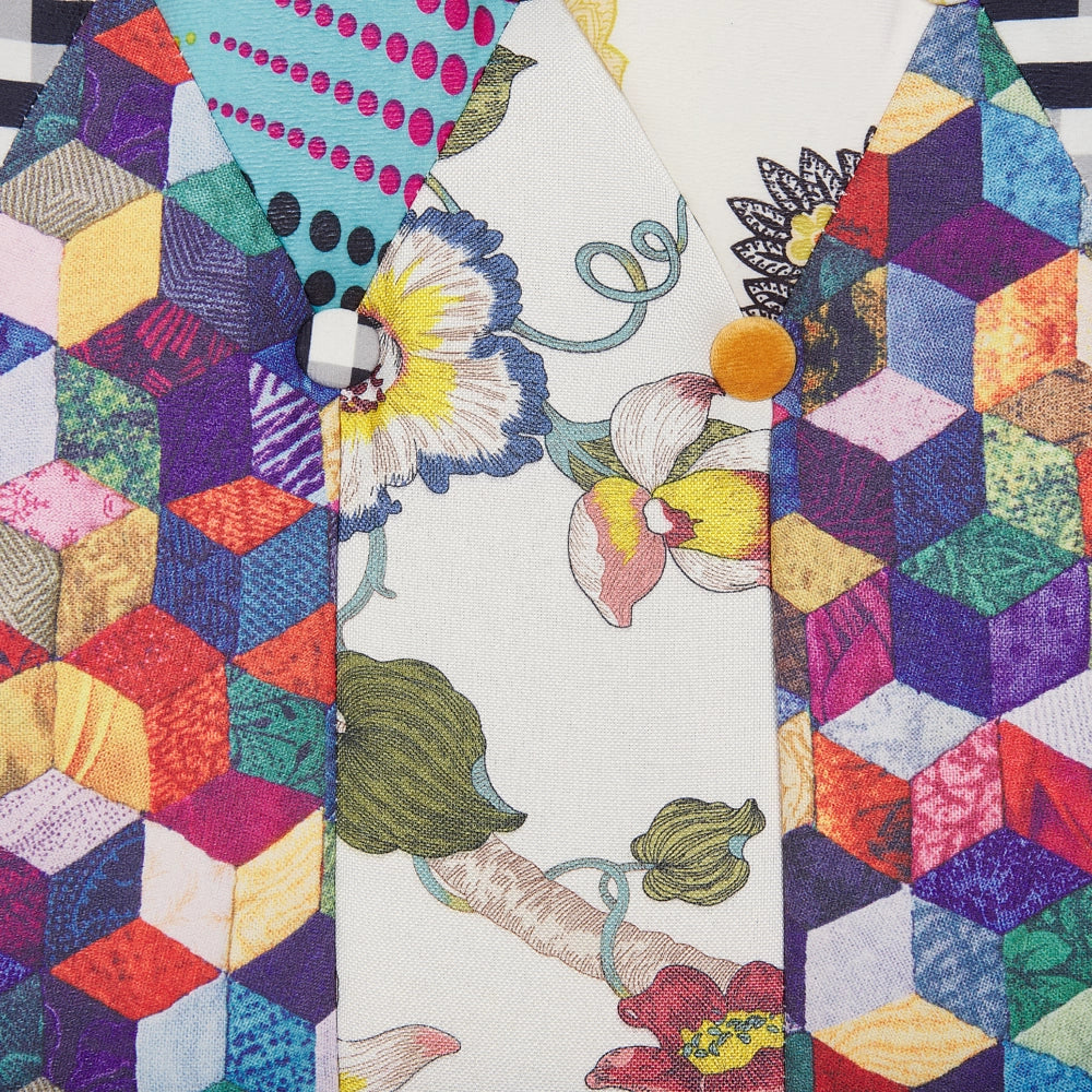 Poltrona Wingback Poltrona Patchwork Tessuto Multicolore base blu Gambe in Legno capitonné