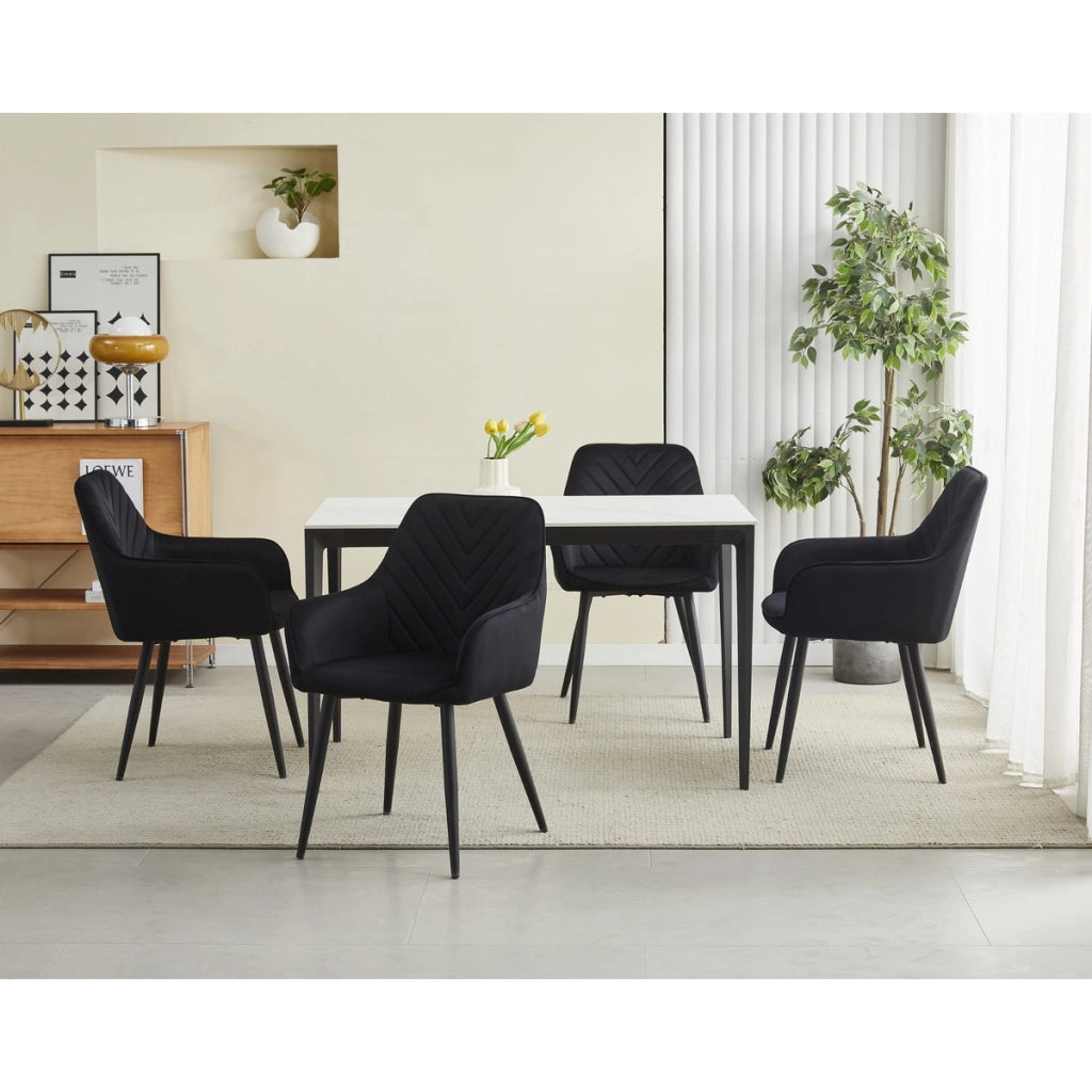 Sedia Nana in velluto nero con gambe in metallo