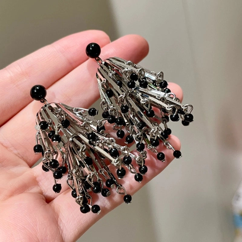 Orecchini di nicchia con nappe di perle e fuochi d'artificio scintillanti, orecchini con perline di cristallo