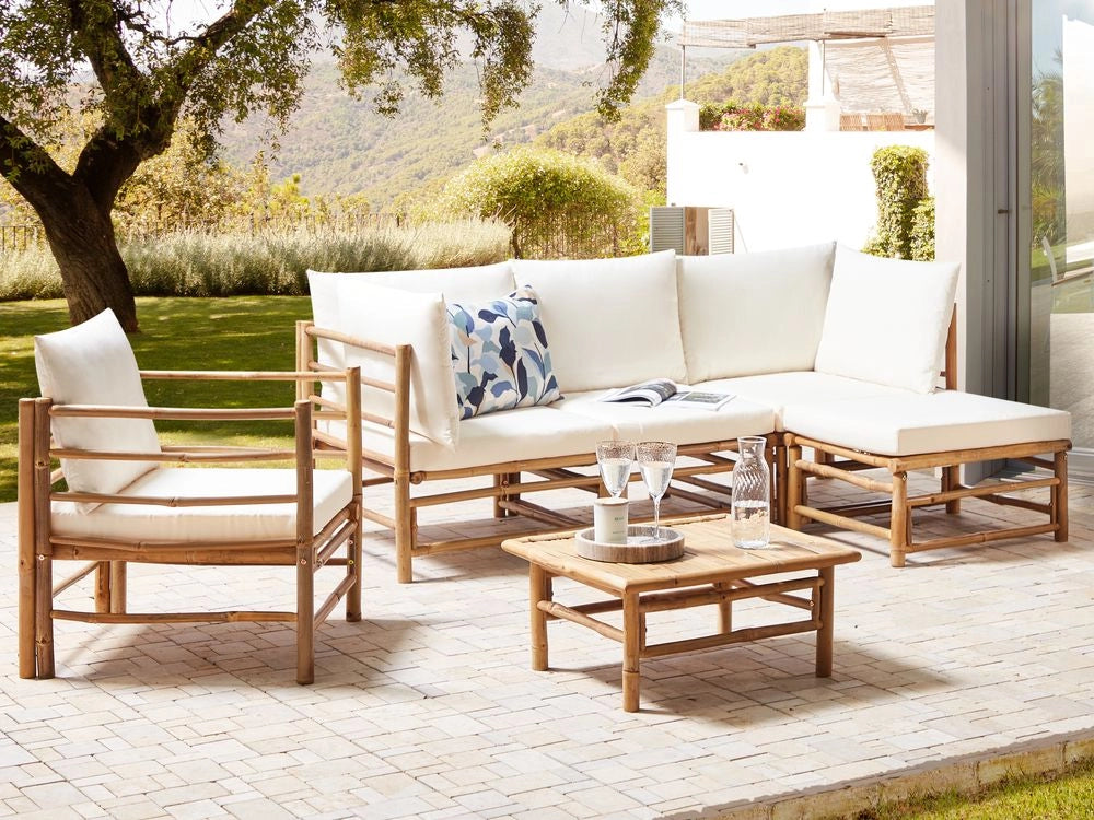 Set da giardino con divano angolare modulare con poltrona e tavolino in bambù cuscini naturali Bianco sporco 5 posti esterno elegante