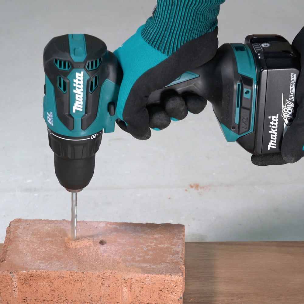 Makita DHP490RTJ Trapano a percussione 18V Brushless 65 Nm con due batterie 5,0 ah