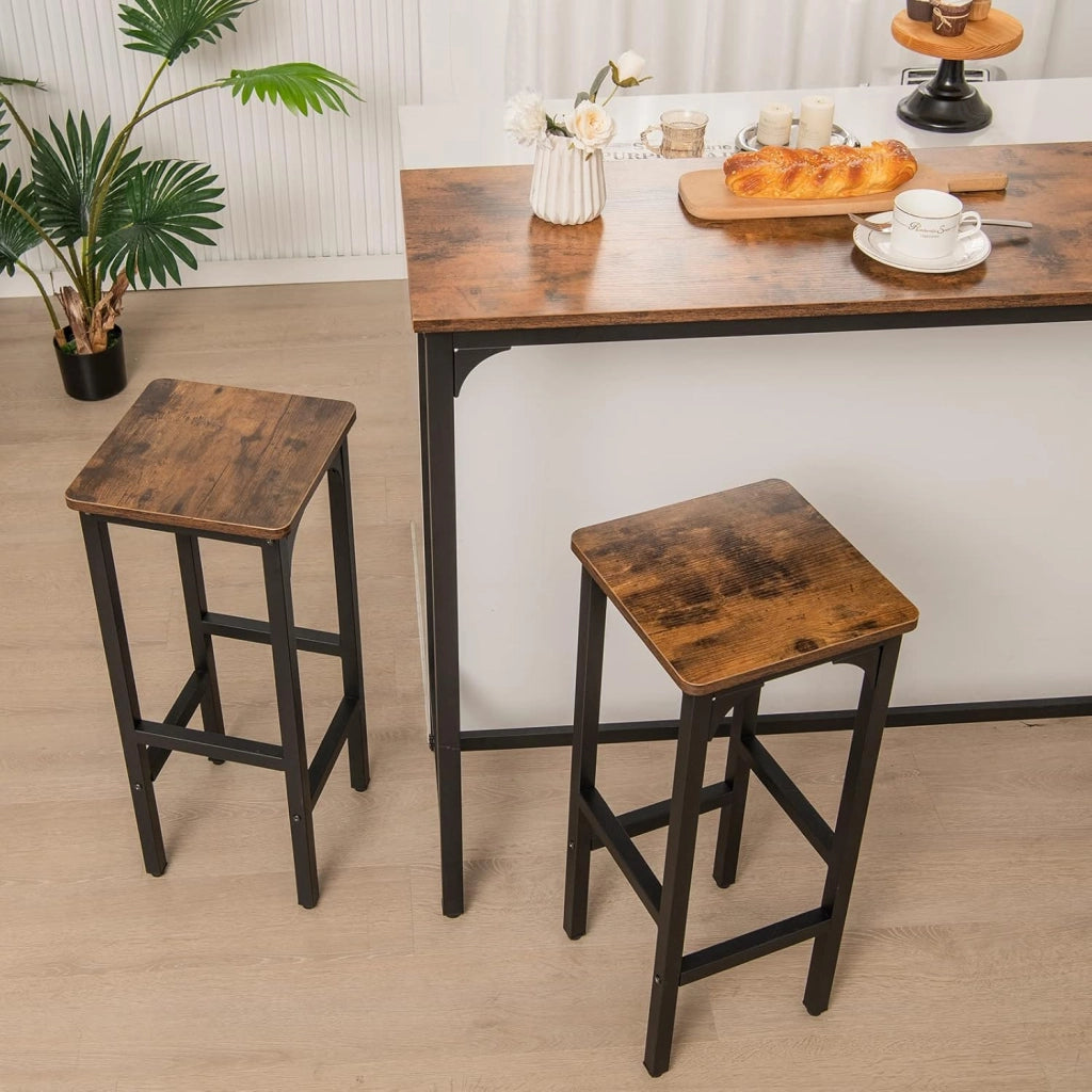 Set di 2 Sgabelli da Bar con Poggiapiedi, Struttura in Metallo, Stile Industriale, per Cucina, Sala da Pranzo, Bistrot, Marrone Rustico