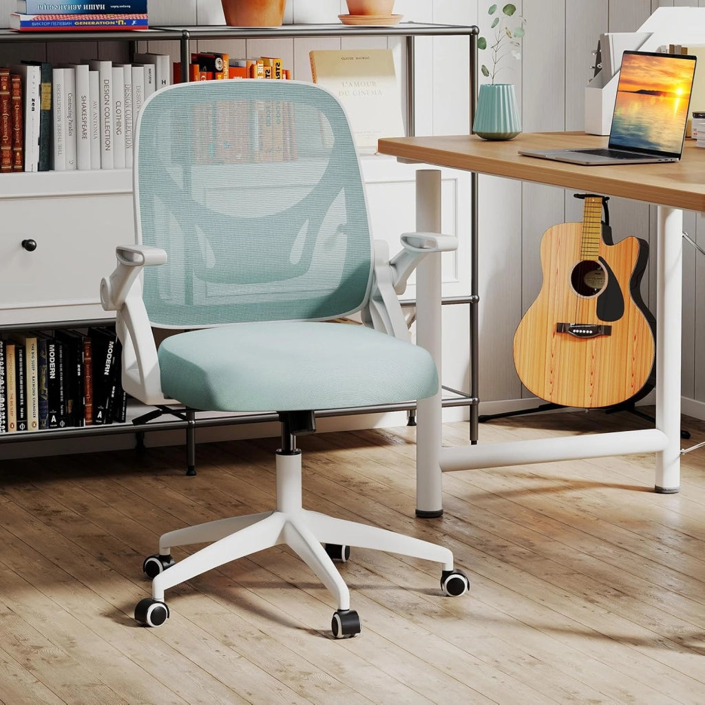 Sedia da scrivania ergonomica, sedia da ufficio girevole in rete con ruote, altezza regolabile e braccioli pieghevoli, seduta imbottita, supporto lombare, carico 150 kg (blu)