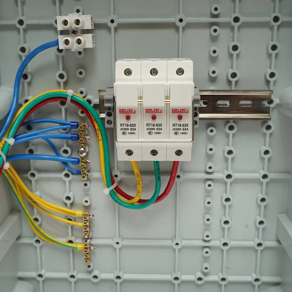 Pannello gruppo prese organizzazione cantiere 2x415V/32A, 3x250V/16A, 18 moduli 540x360x180mm IP67 SUNTREE