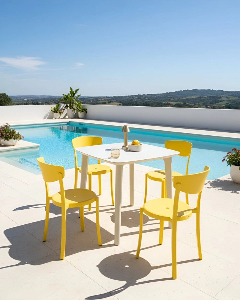 Set di 4 sedie da giardino in polipropilene giallo leggere resistenti alle intemperie in plastica per interni ed esterni moderne