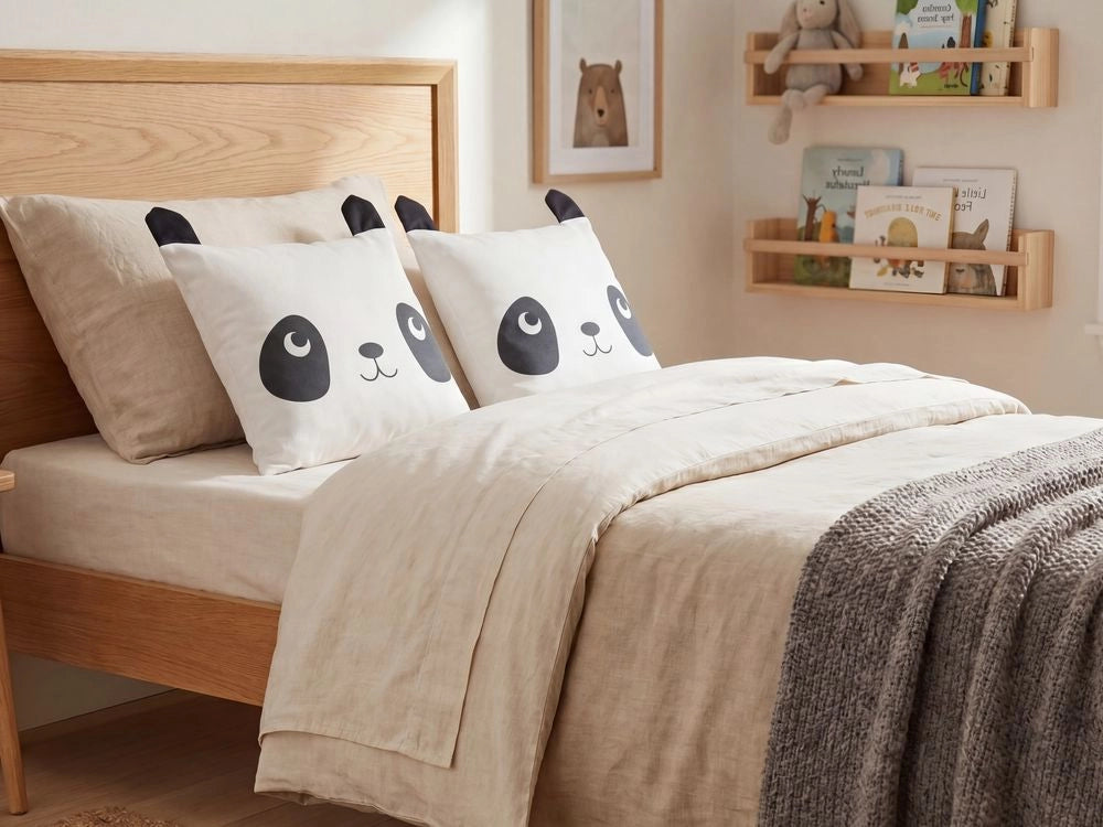 Set di 2 cuscini decorativi per bambini in cotone bianco e nero 45 x 45 cm Motivo panda Accessorio per la camera da letto dei bambini