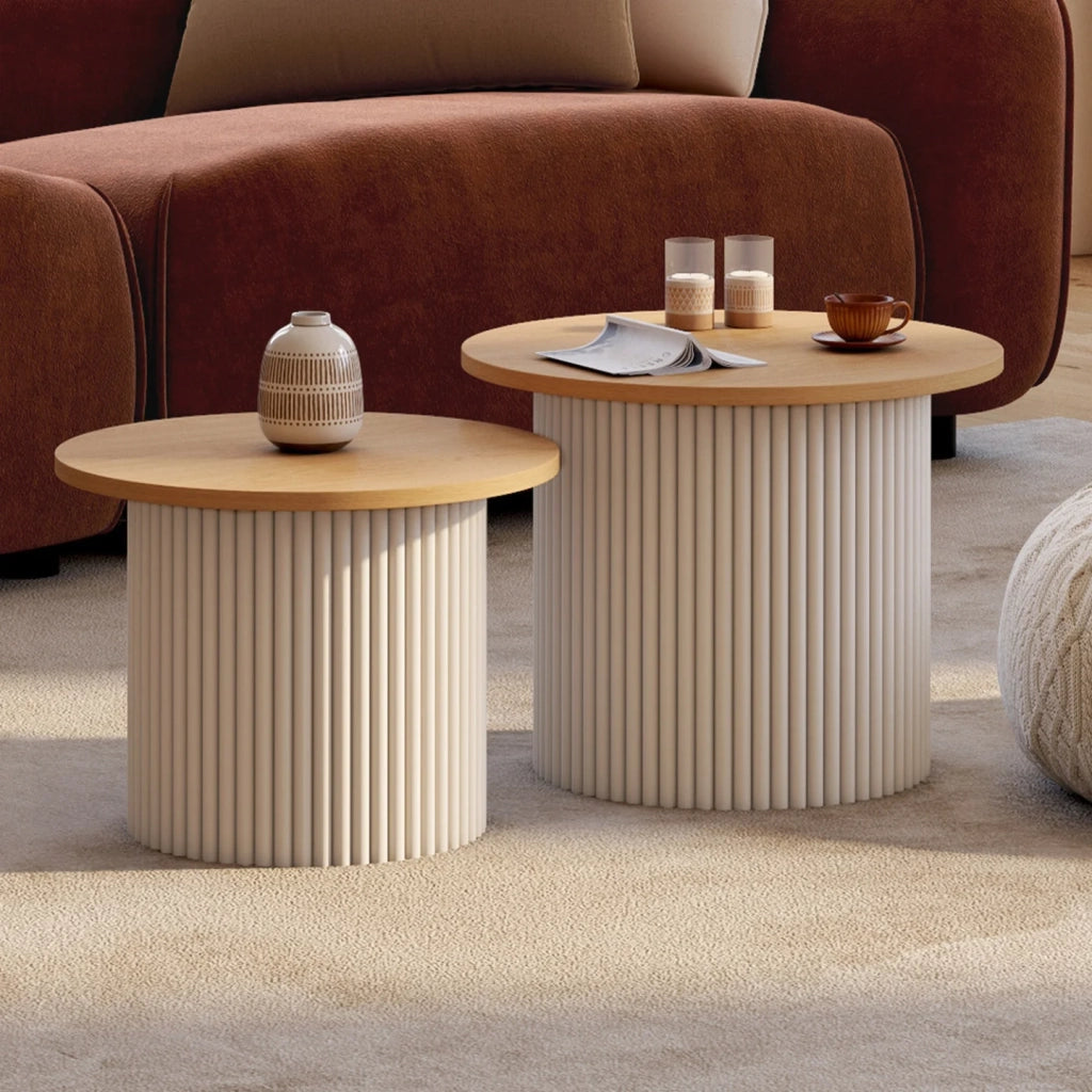 IDMarket - Set di 2 tavolini KANEL rotondi 40/45 con effetto scanalato beige e piano in legno