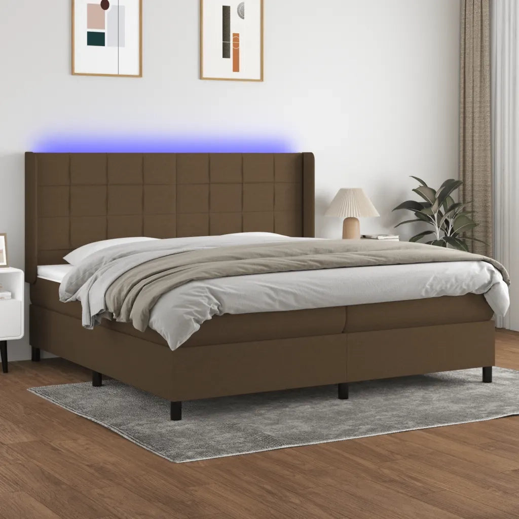 Letto a Molle Materasso e LED Marronescuro 200x200cm in Tessuto 3138344