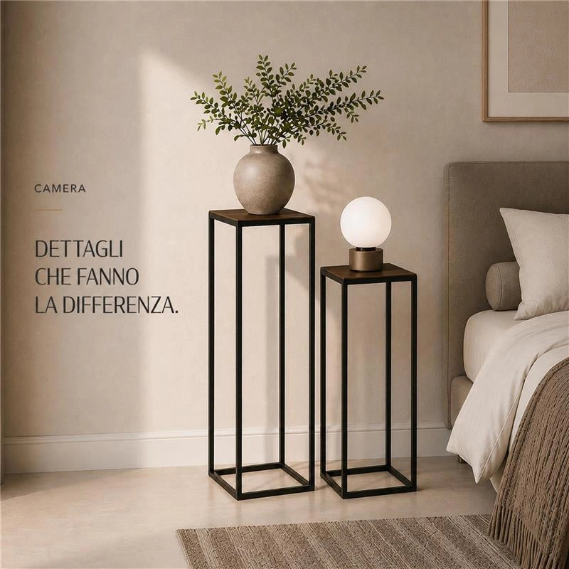 2 COLONNINE IN METALLO NERO MISURE 23X60CM E 27X70CM CON BASE IN MDF COLOR LEGNO