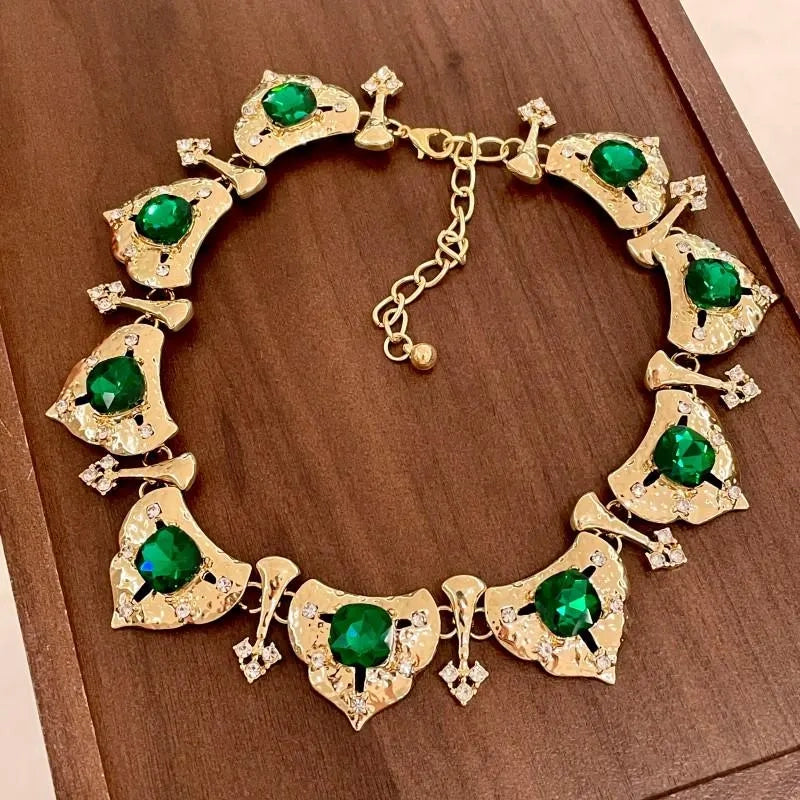 Collana vintage fatta a mano con diamanti e cristalli verdi, regalo di Natale o compleanno.