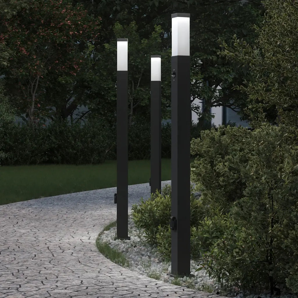 Lampioni a paletto con sensore e presa 3 pz 110 cm neri IP44 4006094