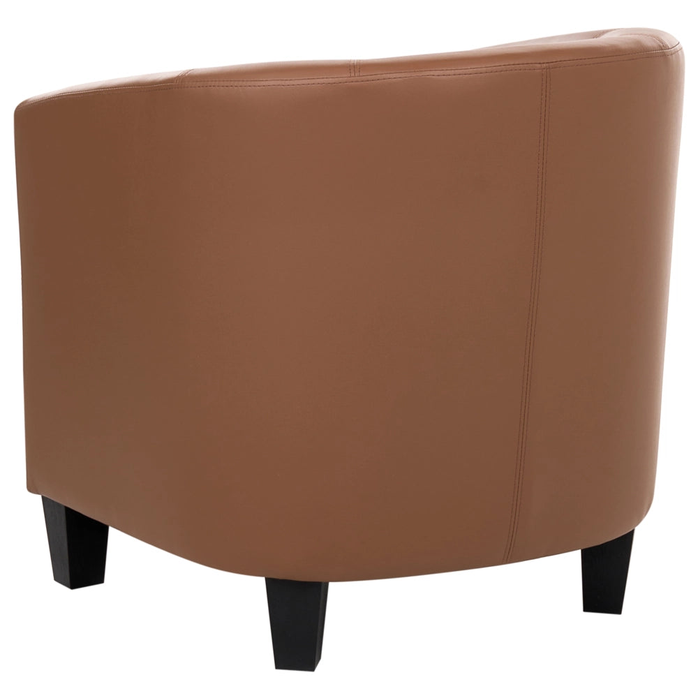 Poltrona Club Chair in ecopelle marrone, imbottita, con schienale basso, forma a vasca, design retrò