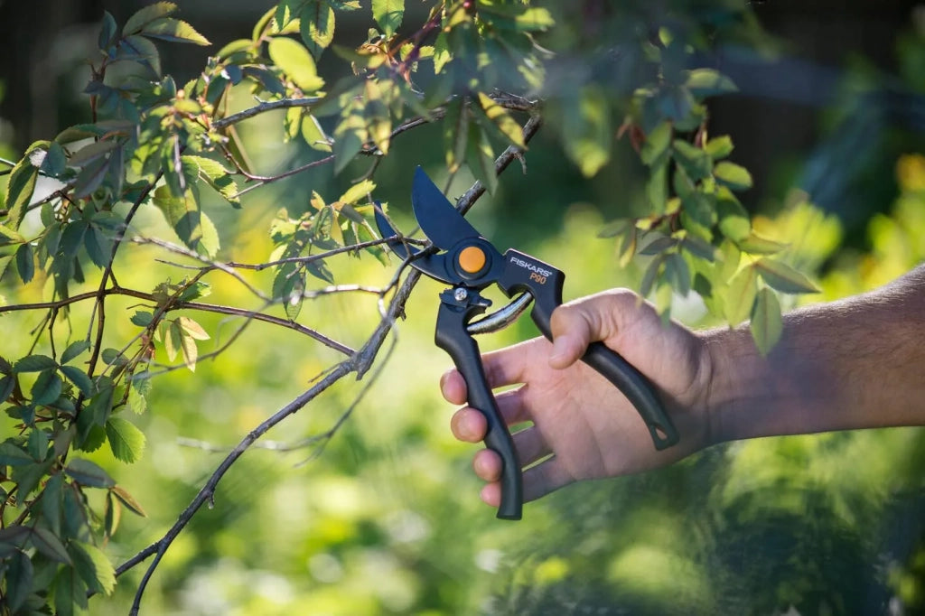 FORBICI DA POTA BYPASS 'GARDEN PRO P90' FISKARS 23 cm - FISKARS