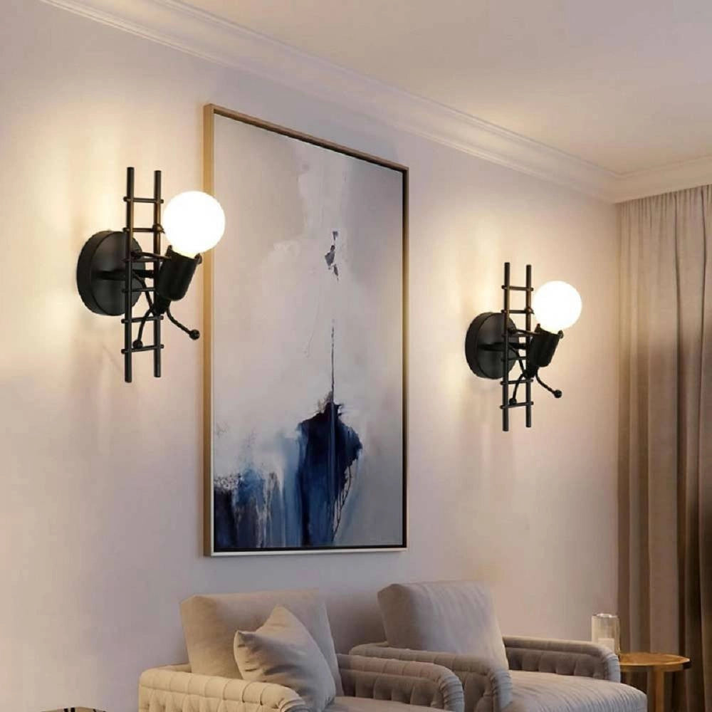 Trade Shop - Applique Da Parete Decorativo Forma Omino Sulla Scala In Metallo Attacco E27 Aq49 - Nero