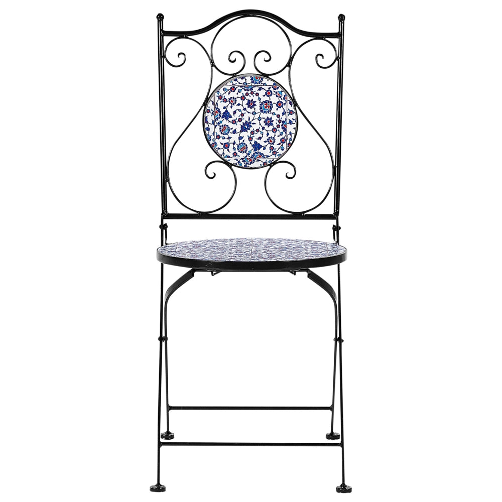 Set di 2 sedie da esterno in metallo pieghevoli con motivo a mosaico blu e struttura in ferro nero stile vintage