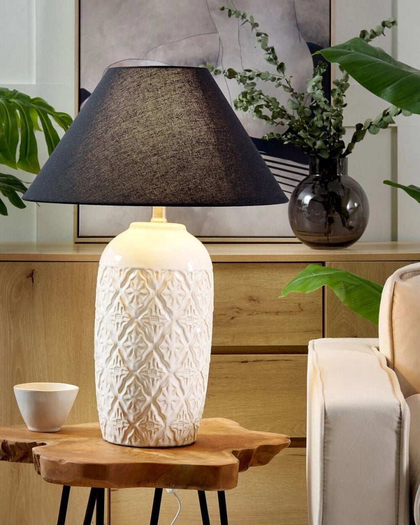 Lampada da tavolo Base in ceramica beige Paralume in tessuto Illuminazione d'ambiente Lampada da tavolo da comodino