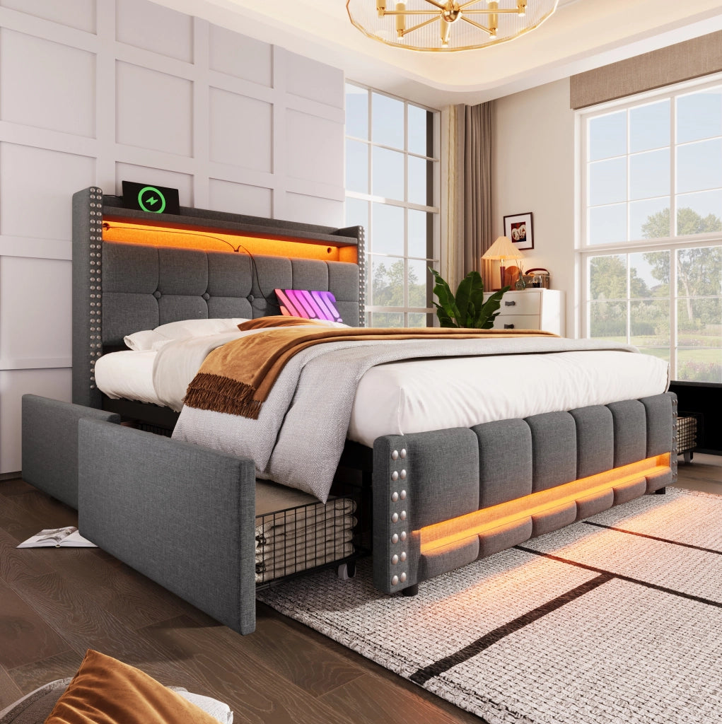 Letto imbottito 140x200 cm grigio con LED, USB, testiera con ripiani e cassetto