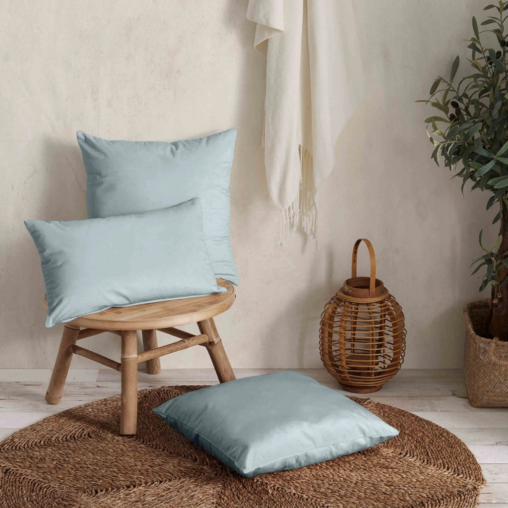 Cuscino rettangolare velluto blu ghiaccio 50x30 cm - NAURU