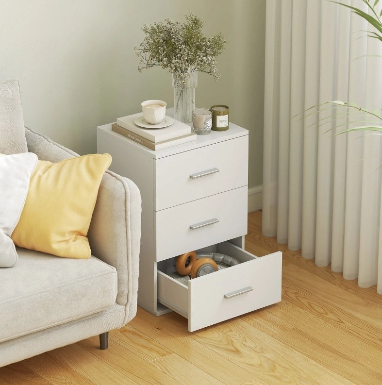 Comodino bianco in MDF con 3 cassetti e maniglie argento
