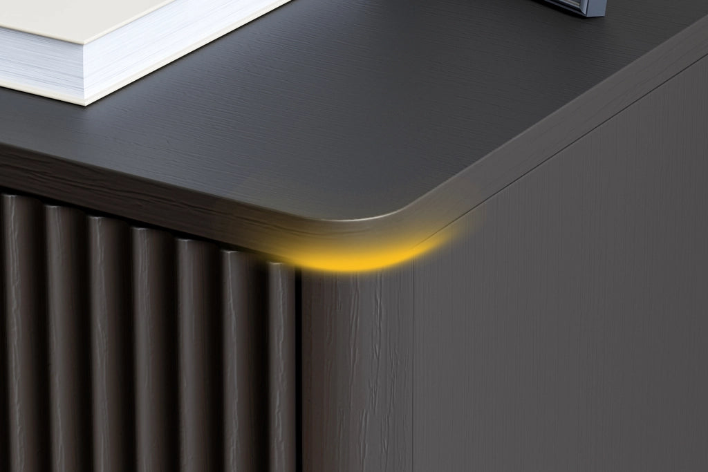 Comodino con 3 cassetti; guide metalliche silenziose e angoli arrotondati per camera da letto; nero