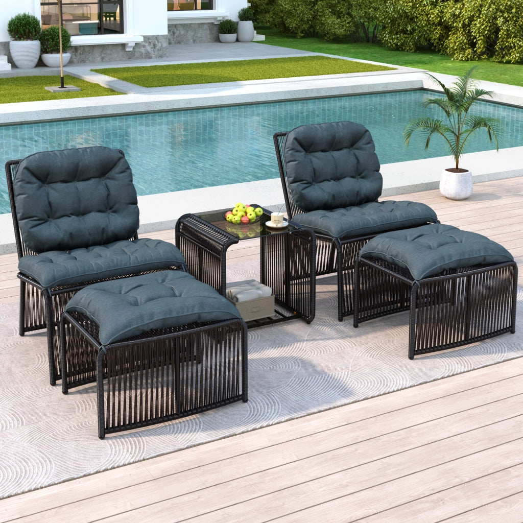 Set Giardino 5 Pezzi con Tavolo, Sedie e Sgabelli ¨C MINIMAL ¨C Polyrattan PE, Cuscini, Piano in Vetro