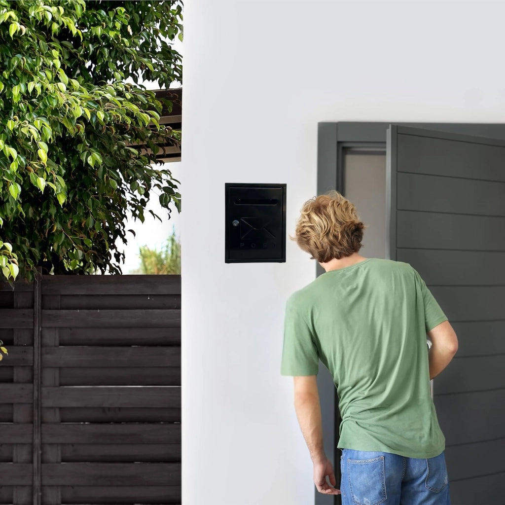 Cassetta Postale Esterno Personale Ferro Dimensioni 26 x 20 x 7,5 cm Elegante Funzionale Colore: Nero