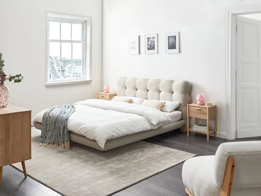 Letto matrimoniale in tessuto con testata trapuntata Beige 160 x 200 cm design moderno