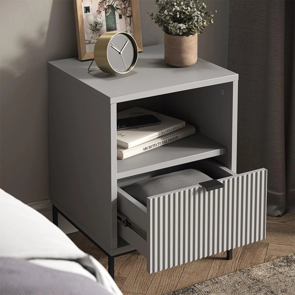 Comodino Eliza, Grigio, Set di 2, utilizzabile come superficie d'appoggio accanto al letto o al divano