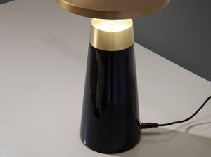 Lampada da tavolo in marmo nero e acciaio dorato