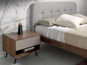 Lampada da tavolo in marmo nero e acciaio dorato